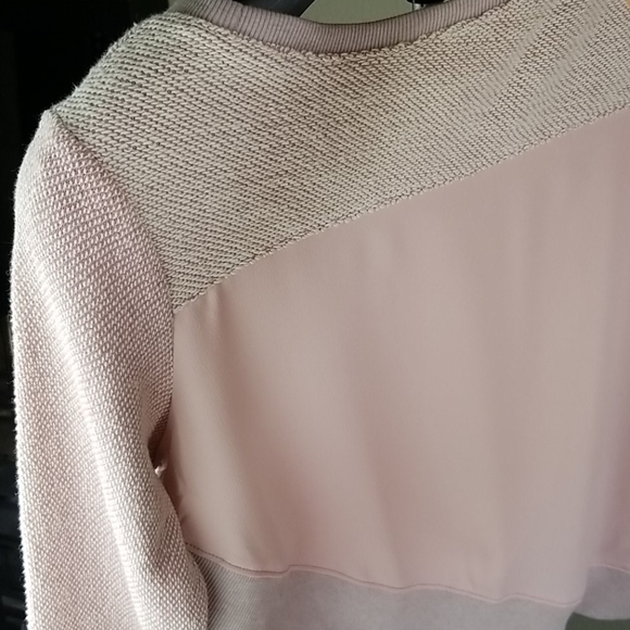 NEW American Eagle Outfitters sweater! - Picture 6 of 11